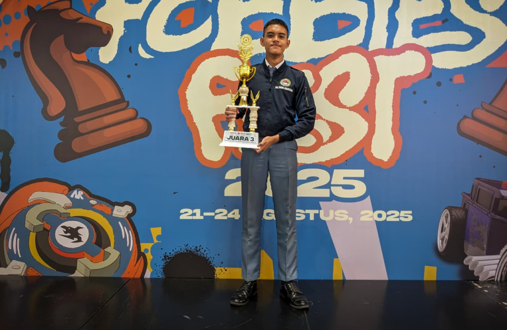 Genggam Juara 3, Galahad Harald dari SMA TN Cimahi Ukir Prestasi di Hobbies Fest Catur Pelajar
