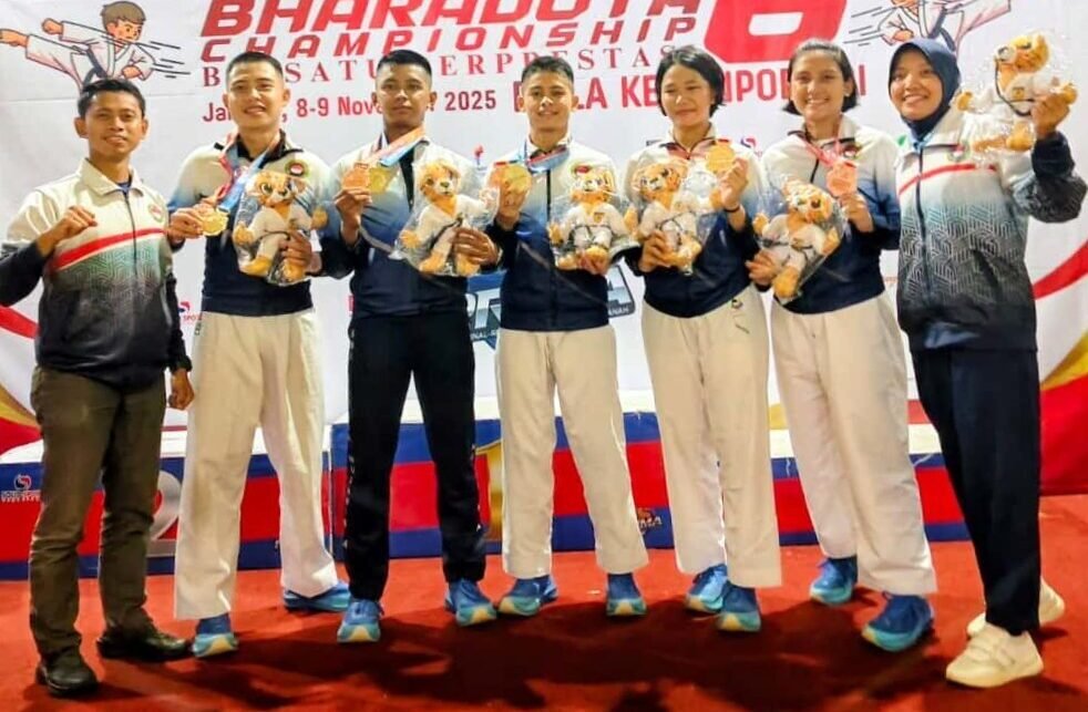Dominasi Kata dan Kumite, Atlet Karate SMA TN Cimahi Borong Medali di Kejurnas Bharaduta Open Series VI 2025