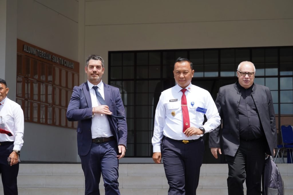 Perkuat Wawasan Internasional, SMA Taruna Nusantara Cimahi Terima Kunjungan Strategis Institut Français d’Indonésie (IFI)