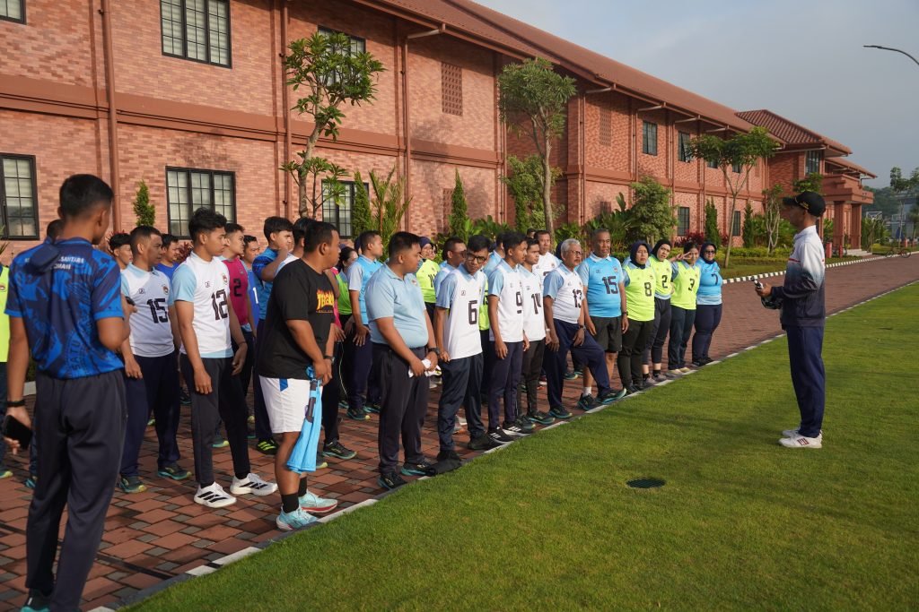 Tubuh Bugar, Layanan Prima, Pelaksanaan Garjas Pamong Administrasi, Pengajar dan Pengasuh SMA Taruna Nusantara Cimahi