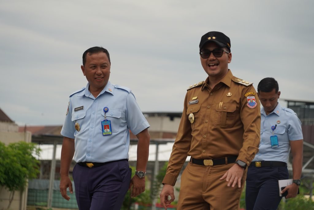 Perkuat Sinergi dan Ketahanan Pangan, Wakil Wali Kota Cimahi Tinjau Program Integrated Farming SMA Taruna Nusantara