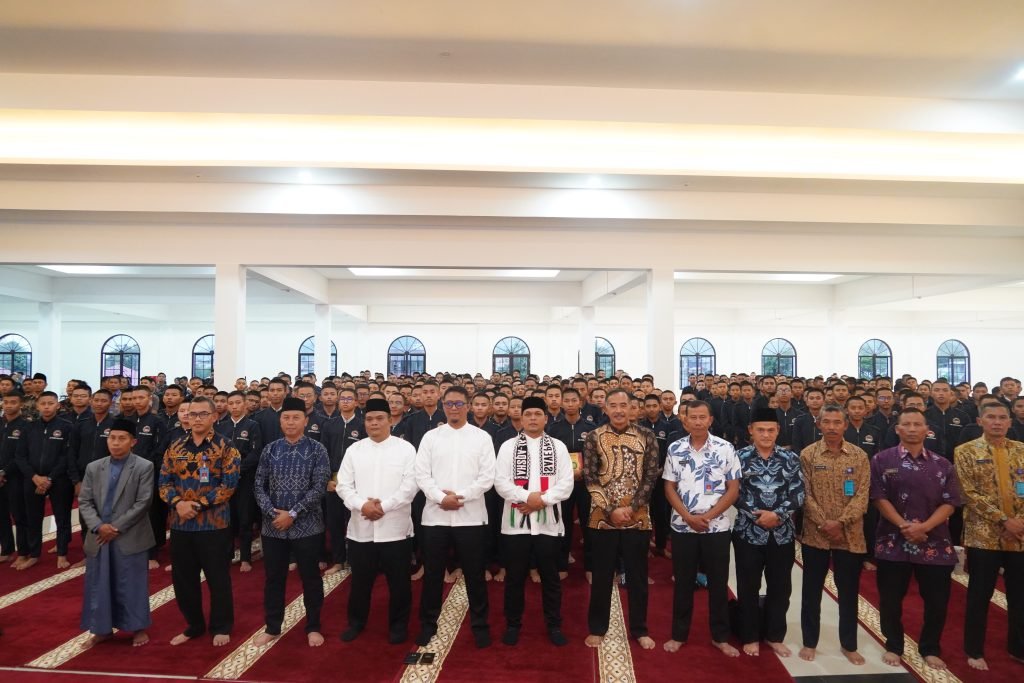 Merajut Harmoni di Malam Nuzulul Qur’an, Keluarga Besar SMA Taruna Nusantara Cimahi Berbagi Kebahagiaan Bersama Anak Yatim